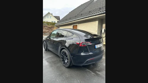 TESLA Model Y Performance AWD