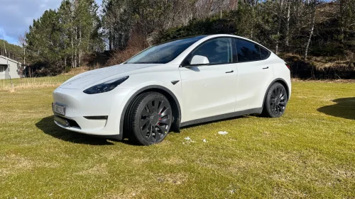 TESLA Model Y Performance AWD