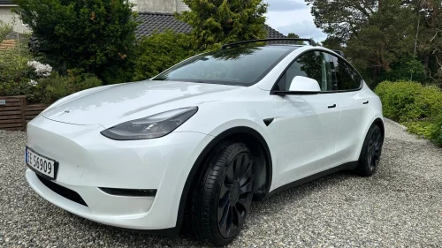 TESLA Model Y Performance AWD