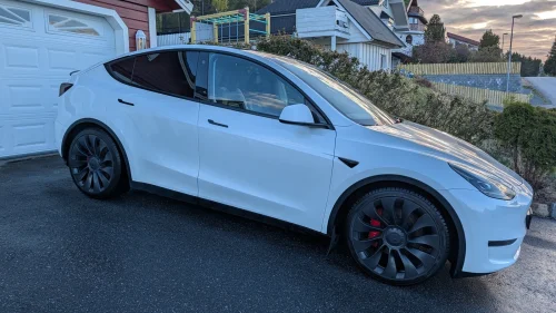 TESLA Model Y Performance AWD