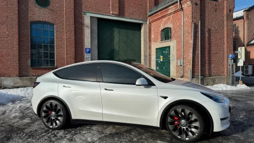 TESLA Model Y Performance AWD
