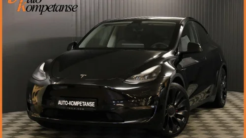 TESLA Model Y Performance l 534hk l AutoPilot l Panorma l 21"+21" ++