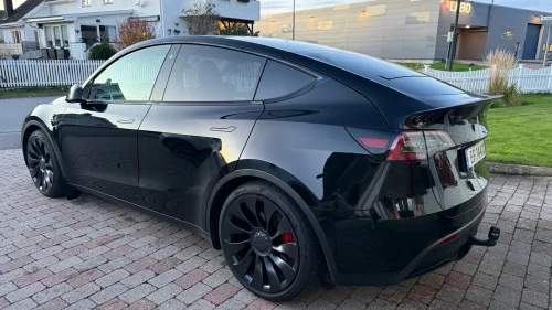 TESLA Model Y Performance AWD