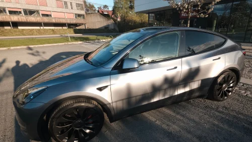 TESLA Model Y Performance AWD