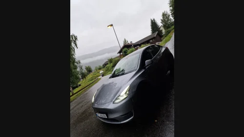 TESLA Model Y Performance AWD