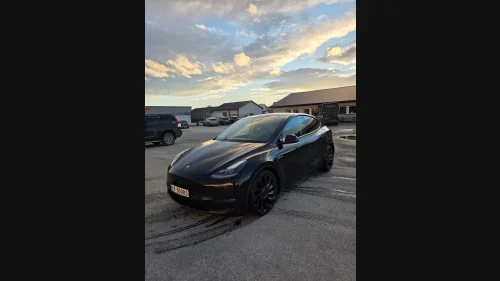 TESLA Model Y Performance AWD