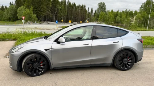 TESLA Model Y Performance AWD