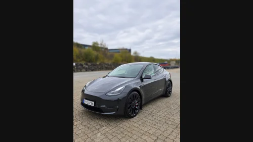 TESLA Model Y Performance AWD