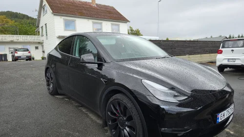 TESLA Model Y Performance AWD