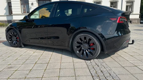 TESLA Model Y Performance AWD