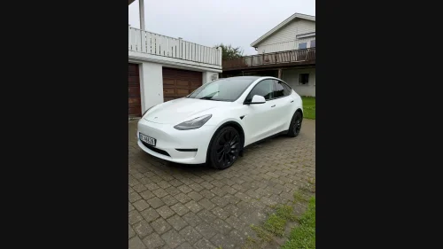 TESLA Model Y Performance AWD