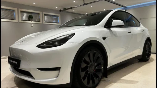 TESLA Model Y PERFORMANCE / 21"UBERTURBINE S+V / 4X4 / PANORAMA /KROK