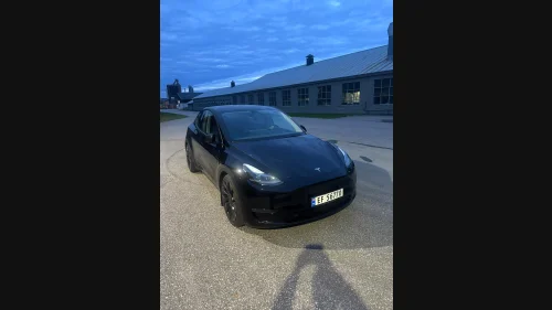 TESLA Model Y Performance AWD
