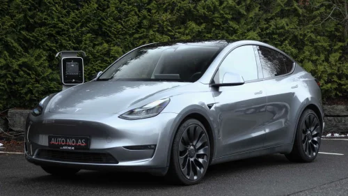 TESLA Model Y Performance/AWD/Hengerfeste/Rattvarme