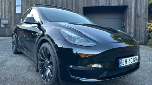 TESLA Model Y Performance AWD