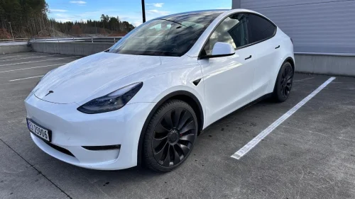 TESLA Model Y Performance AWD HENGERFESTE ADAPTIV CRUISEKONTROLL RYGG