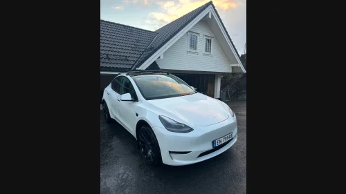 TESLA Model Y Performance AWD
