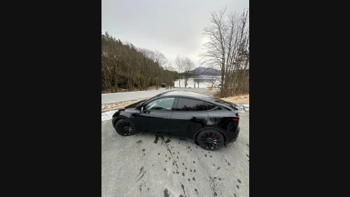 TESLA Model Y Performance AWD Gratis lading 1 år !
