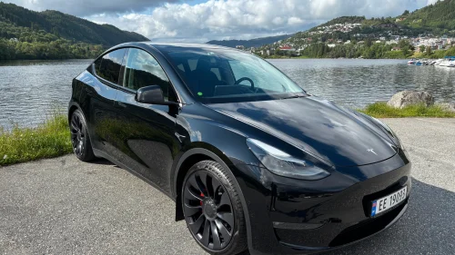 TESLA Model Y Performance AWD
