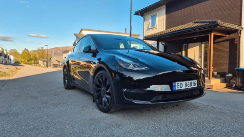 TESLA Model Y Performance AWD