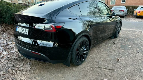 TESLA Model Y Performance AWD