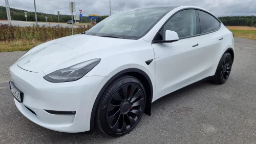 TESLA Model Y Performance, p-sensorer,AWD, 2022/2023 mod,552kg N.last