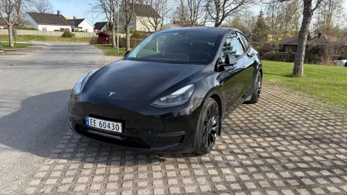 TESLA Model Y Tesla Model Y Performance AWD / Vinterhjul / Garanti