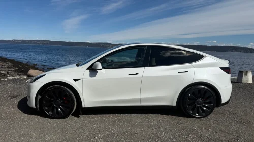TESLA Model Y Performance AWD