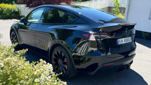 TESLA Model Y Performance AWD
