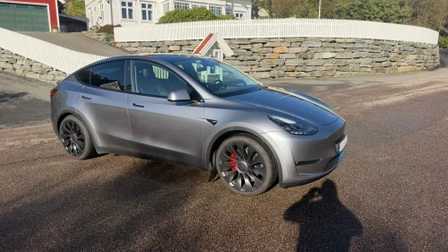TESLA Model Y Performance AWD