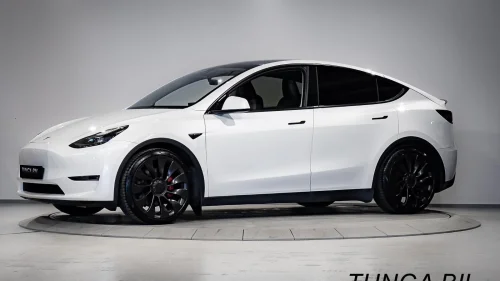 TESLA Model Y Performance AWD, P.sensorer, H.feste | kr 3.790,- mnd!