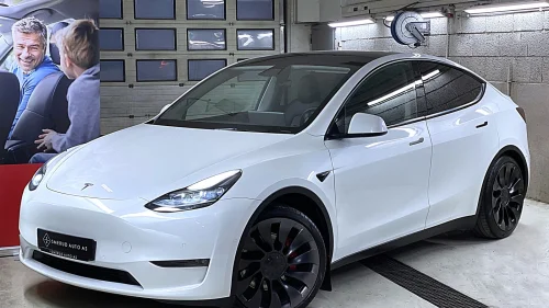 TESLA Model Y Performance | 4X4 | Autopilot | Premium | Hengerfeste