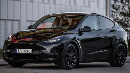 TESLA Model Y Performance AWD | Krok | Premium | 21+21 ÜBER