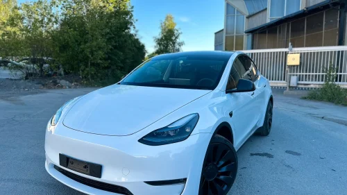 TESLA Model Y Performance AWD