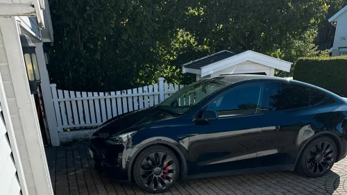 TESLA Model Y Performance AWD - lav km