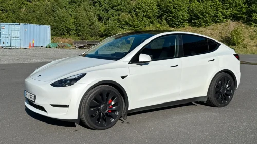 TESLA Model Y Performance - 534HK - AWD - Homelink - S+V