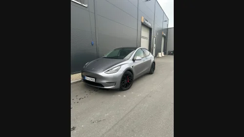 TESLA Model Y Performance AWD
