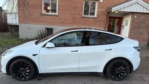 TESLA Model Y Performance AWD
