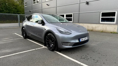 TESLA Model Y Performance AWD 21´´S + V hjul, krok