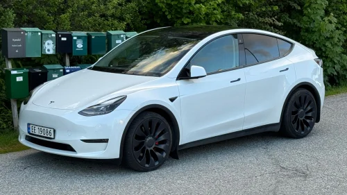 TESLA Model Y Performance AWD