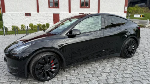 TESLA Model Y Performance AWD