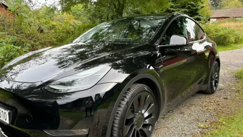 TESLA Model Y Performance AWD