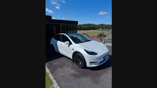 TESLA Model Y Performance AWD