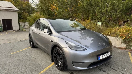 TESLA Model Y Performance AWD