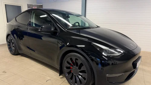 TESLA Model Y AWD PERFORMANCE/Navi/Autopilot/Kam/Key/DAB/21"/Krok