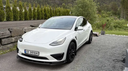 TESLA Model Y Performance AWD
