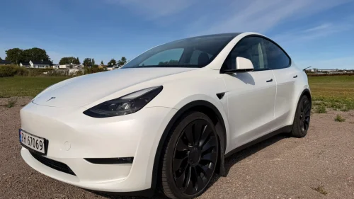 TESLA Model Y Performance AWD