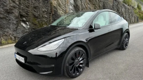 TESLA Model Y Performance AWD