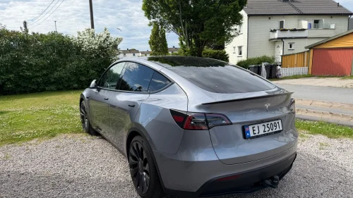 TESLA Model Y Performance AWD