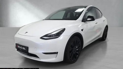 TESLA Model Y PERFORMANCE,PANO,NAVI,RKAM,KROK